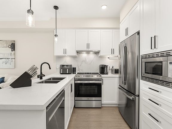 5th image of 12109 223rd St #402