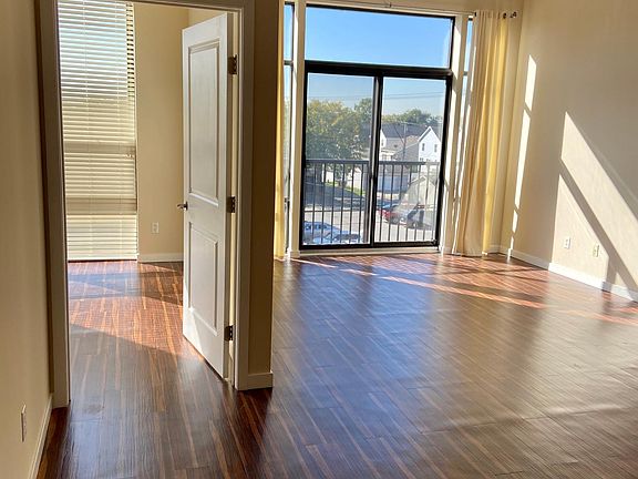 3rd image of 1518 119th St #305