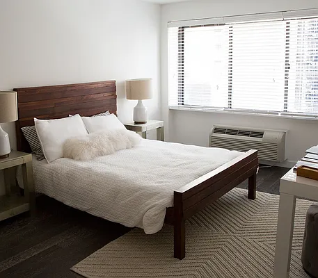 Rented by Greystar | media 10