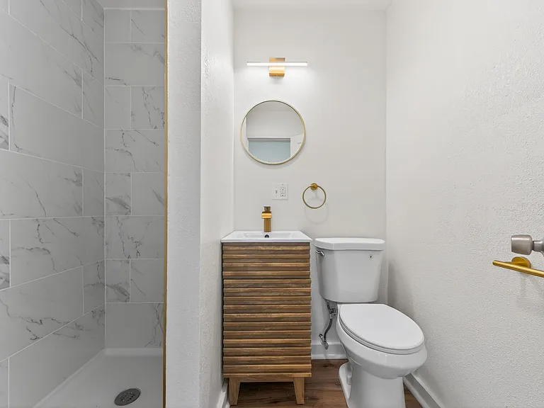 6041 Walrond Ave — Photo 25