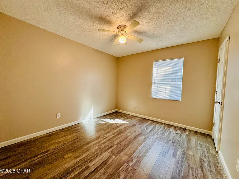 163 Lauren Ln — Photo 14