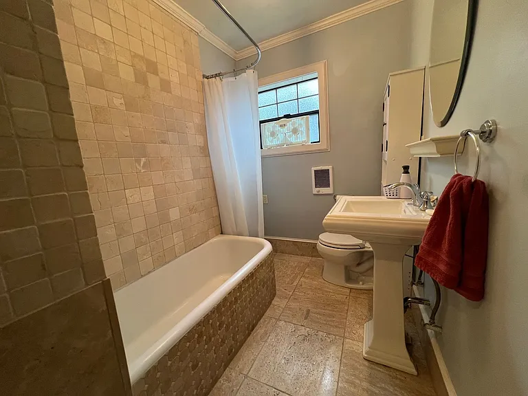 535 20th Ave E #103 — Photo 18