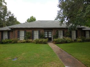 2 Creekwood Pl, Jackson, MS 39211