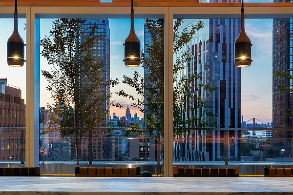 Rented by Extell Marketing Group LLC | media 28