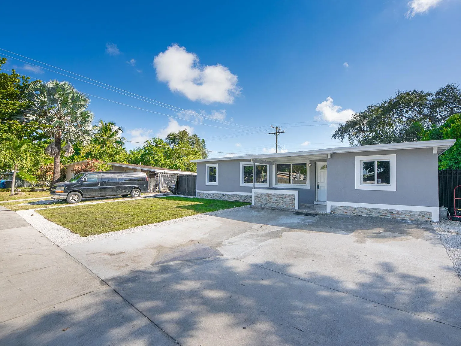 4 bed, 1200 sqft, $3,000 — Photo 2