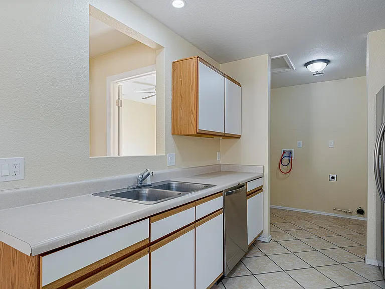 1596 W Carey Belle Ct — Photo 10
