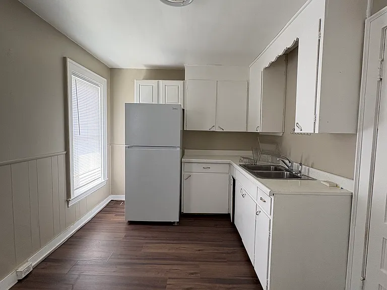 4 Hoffman Ave #2 — Photo 2