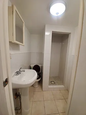 Rented by Paragon Real Estate Corporation | media 5