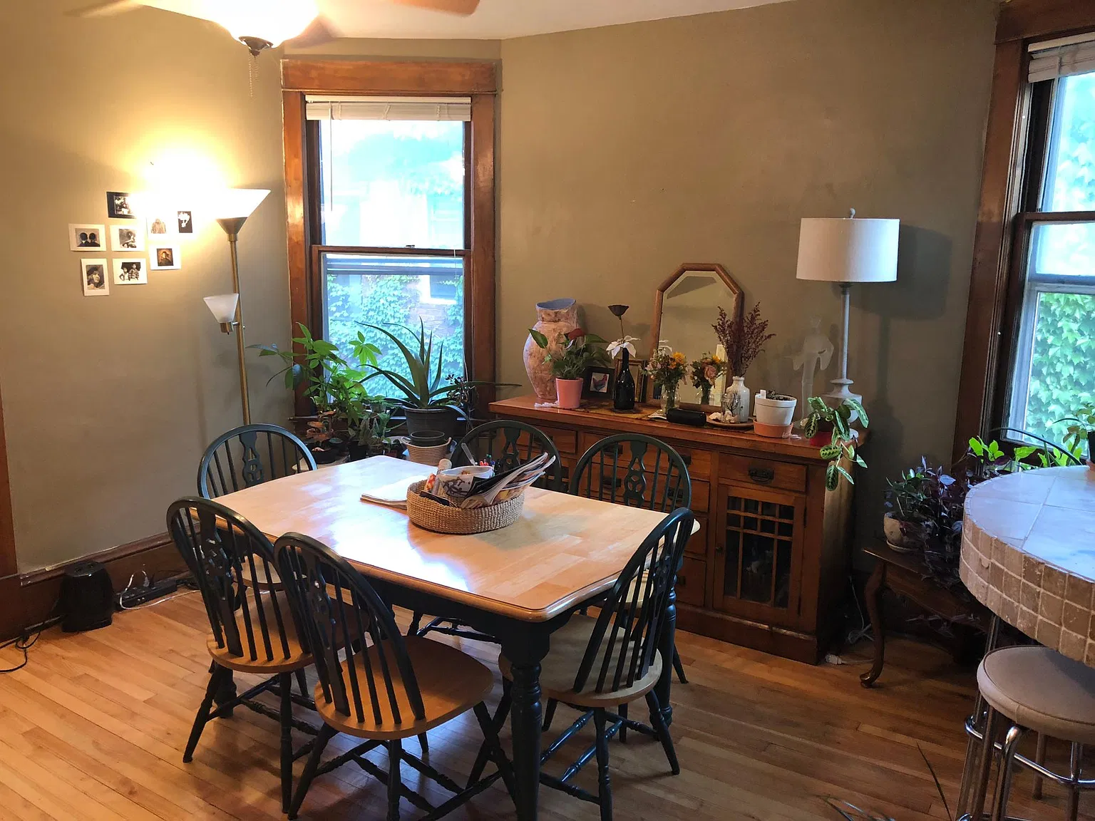 4 bed, 1300 sqft, $2,280 — Photo 4