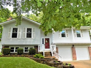 1218 Weatherton Pl, Ballwin, MO 63021