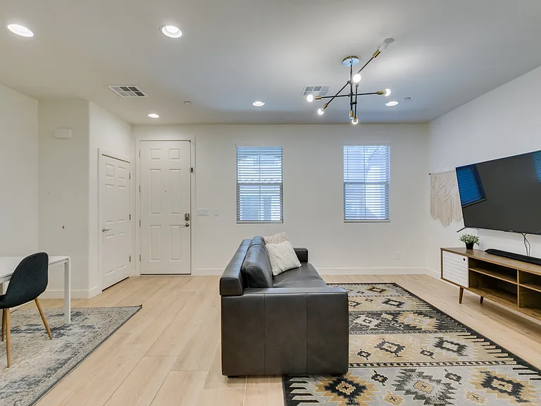 77 Alamere Falls Dr — Photo 20
