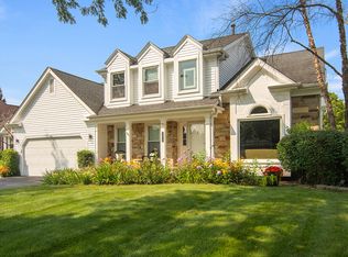1412 Village Ct, Buffalo Grove, IL 60089