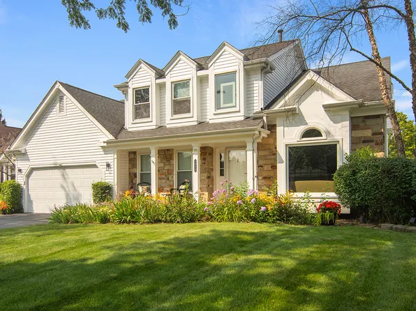1412 Village Ct, Buffalo Grove, IL 60089