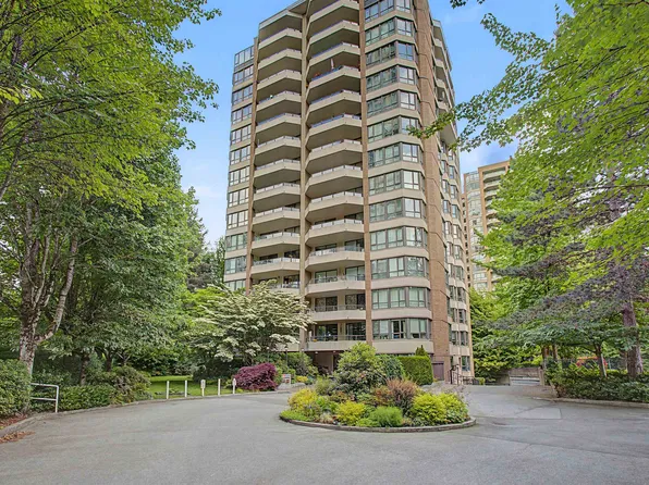 6152 Kathleen Ave #104, Burnaby, BC V5H 4K8