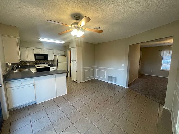 3rd image of 1003 E Dell Ave