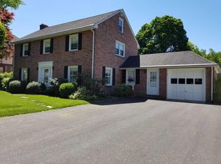 7 Elmwood Ave, Longmeadow, MA 01106