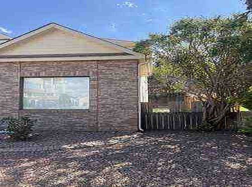 2nd image of 10 Chaparral Cir