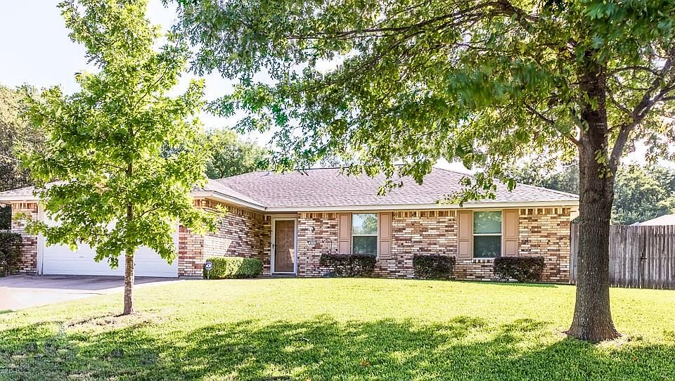 1st image of 404 Ida Bess Dr