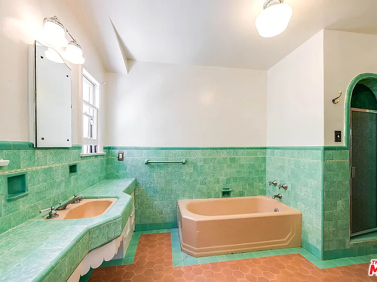 1064 S Ogden Dr — Photo 21