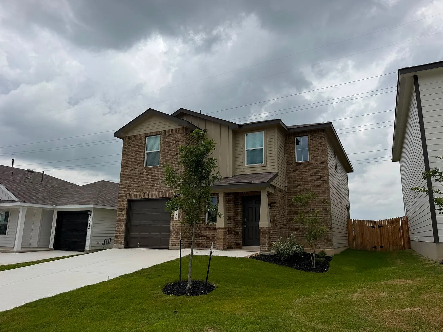 Spacious 4-Bedroom Home with Loft in Redbird Ranch — Photo 2