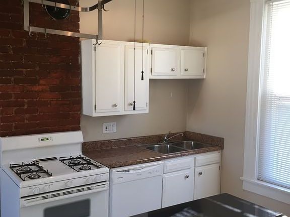 2nd image of 673 Headley Ave
