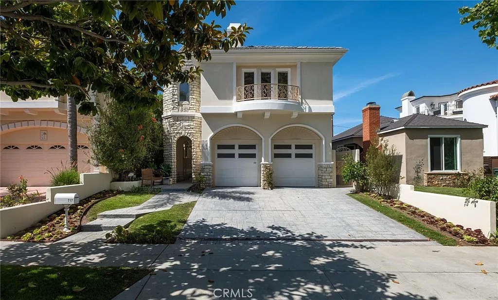 5 bed, 3700 sqft, $10,900 — Photo 2