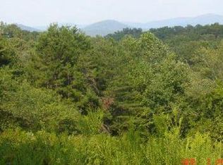 8 Chinquapin Dr, Ellijay, GA 30540