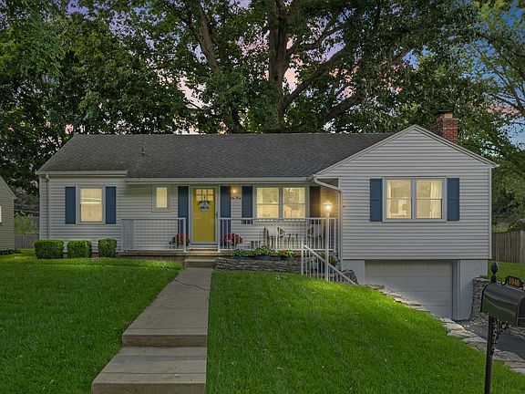 2nd image of 1040 Tulip Ln