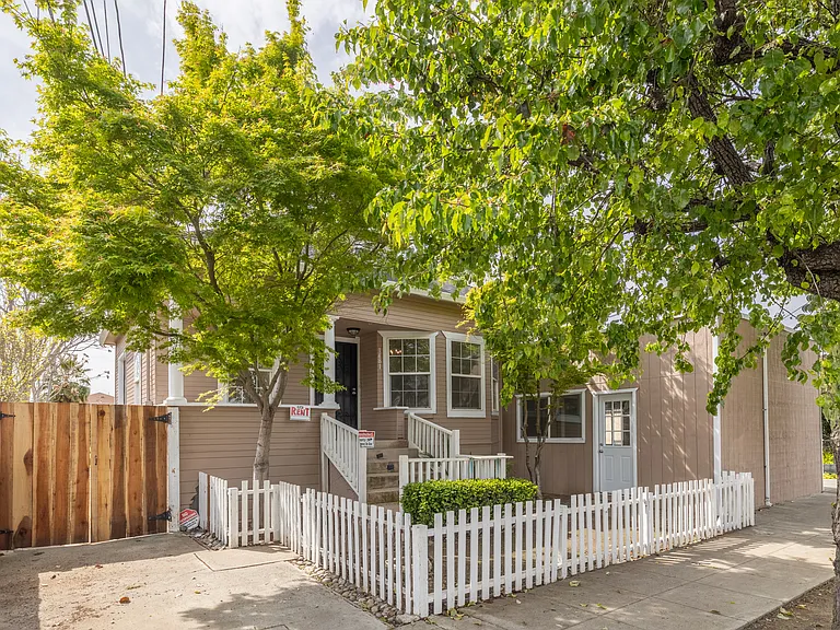 1481 Pomona Ave — Photo 2