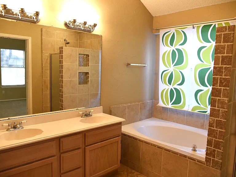 7025 Blalock Dr — Photo 16