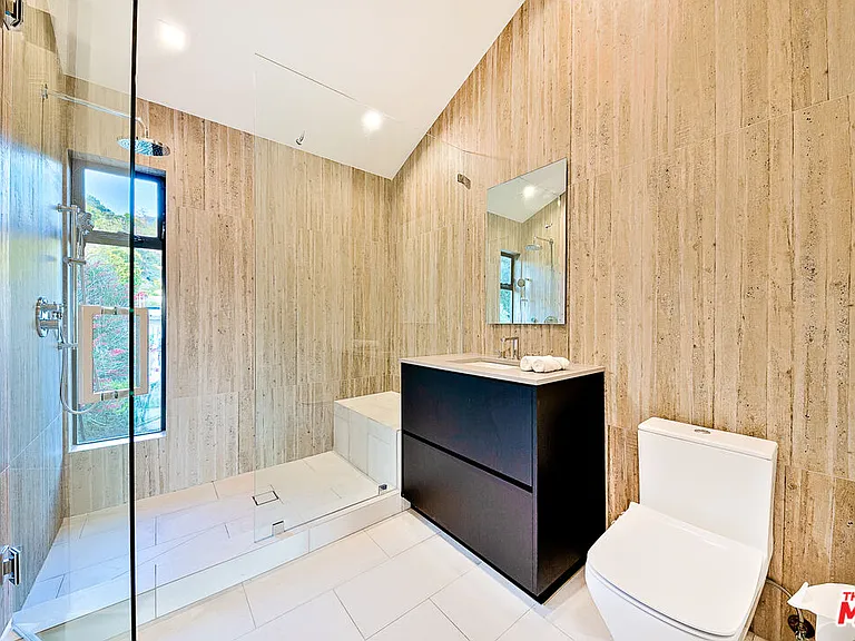 9038 Meredith Pl — Photo 32