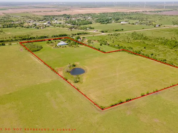 111 County Road 237, Bay City, TX 77414