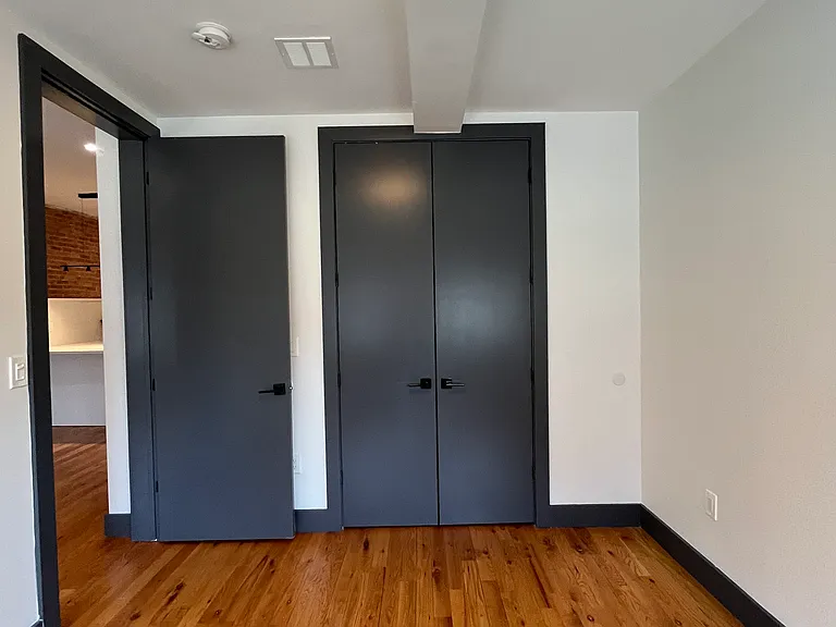 568-572 Communipaw Ave #201 — Photo 5