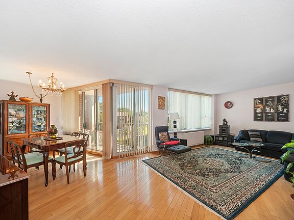 4th image of 3925 Triumvera Dr APT 3A