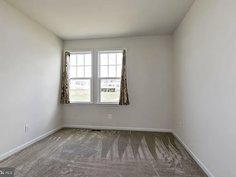 42524 Benfold Sq — Photo 36
