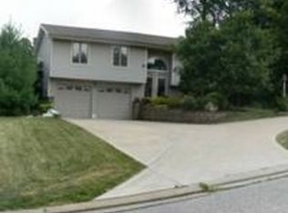384 Lorlita Ln, Upper Saint Clair, PA 15241