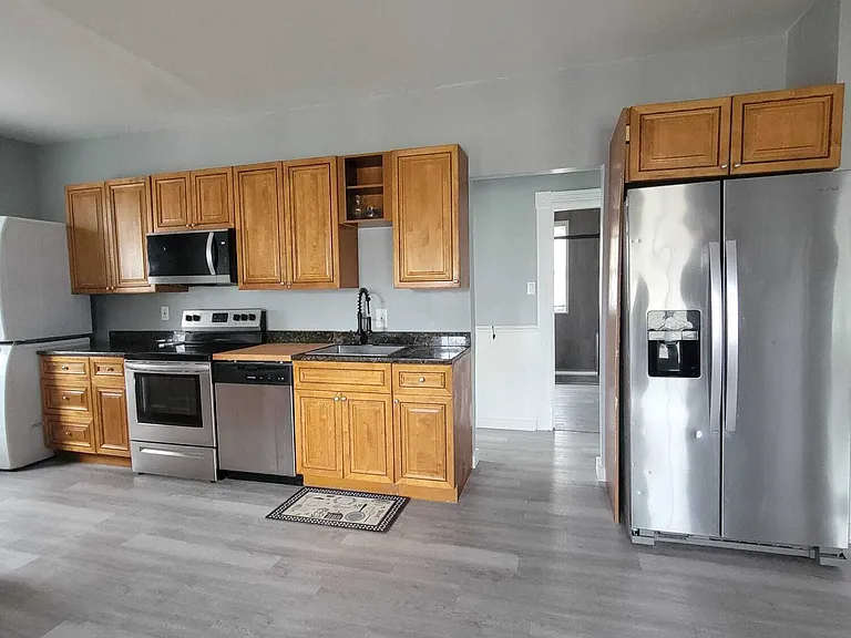 126 Winthrop St #2 — Photo 16