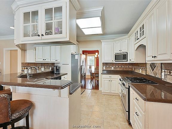 5th image of 1400 Stonebridge Ct