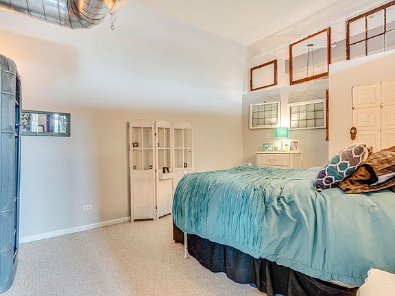 2nd image of 1907 N Milwaukee Ave APT 312