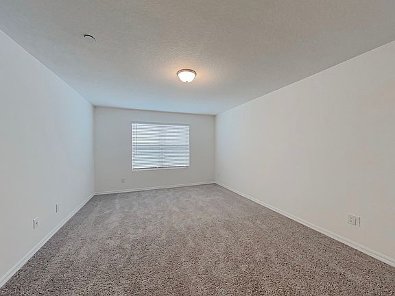 4th image of 3194 Azalea Dr