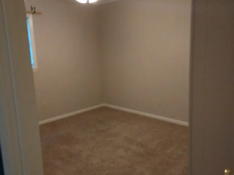 201 Tucker Inn — Photo 17