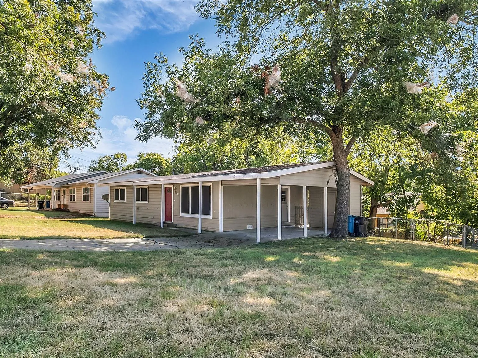 3 bed, 1050 sqft, $1,300 — Photo 3