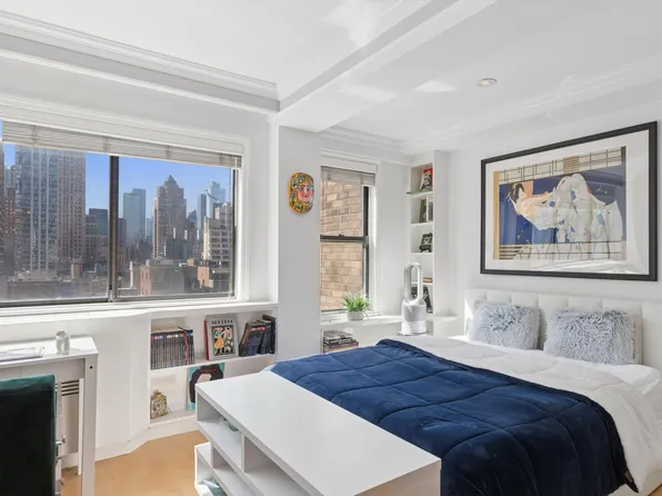 310 West 56th Street image 6 of 8