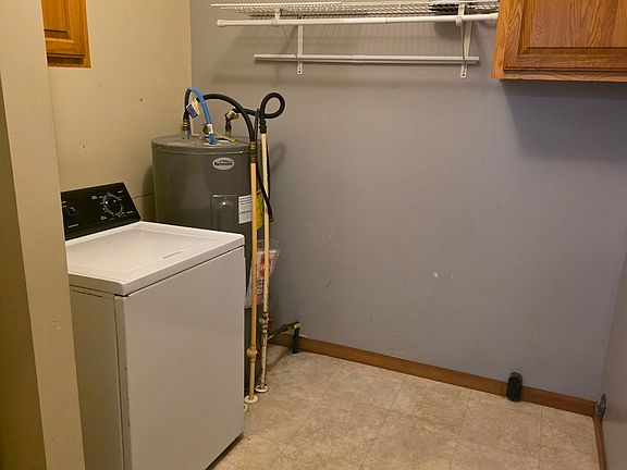 3rd image of 302 S River Rd #4