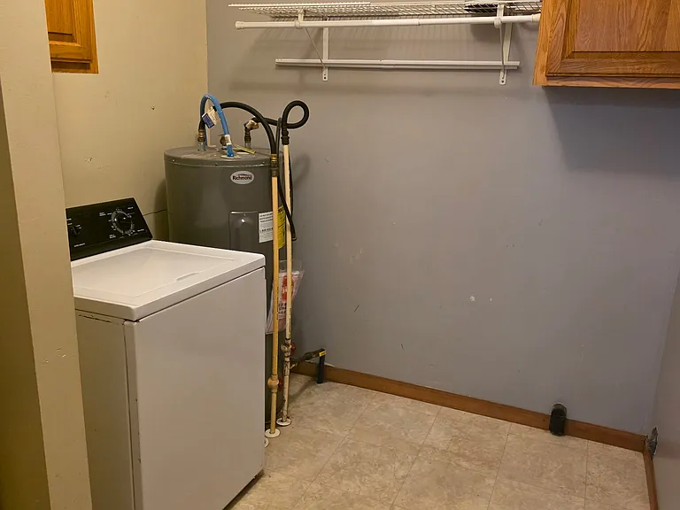 302 S River Rd #4 — Photo 3