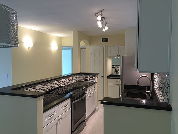 3rd image of 3325 Bayshore Blvd Unit A37