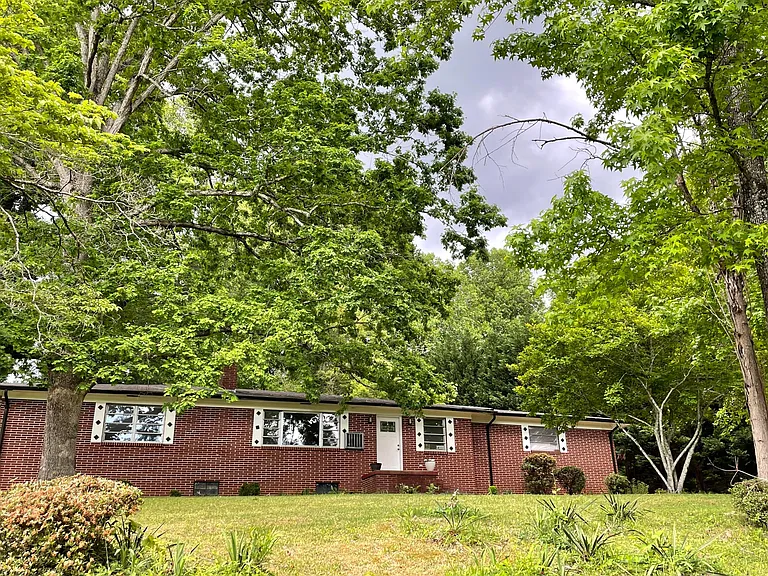 419 Wedgewood Pl SW — Photo 8