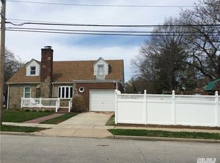 32 Eweler Ave, Floral Park, NY 11001