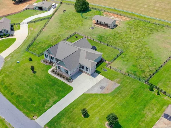 14 Bolero Ln, Travelers Rest, SC 29690