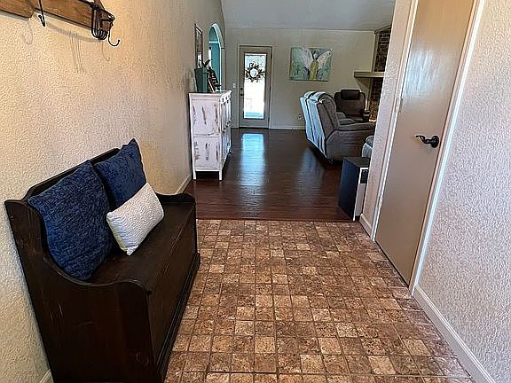 2nd image of 1503 S Heritage Cir